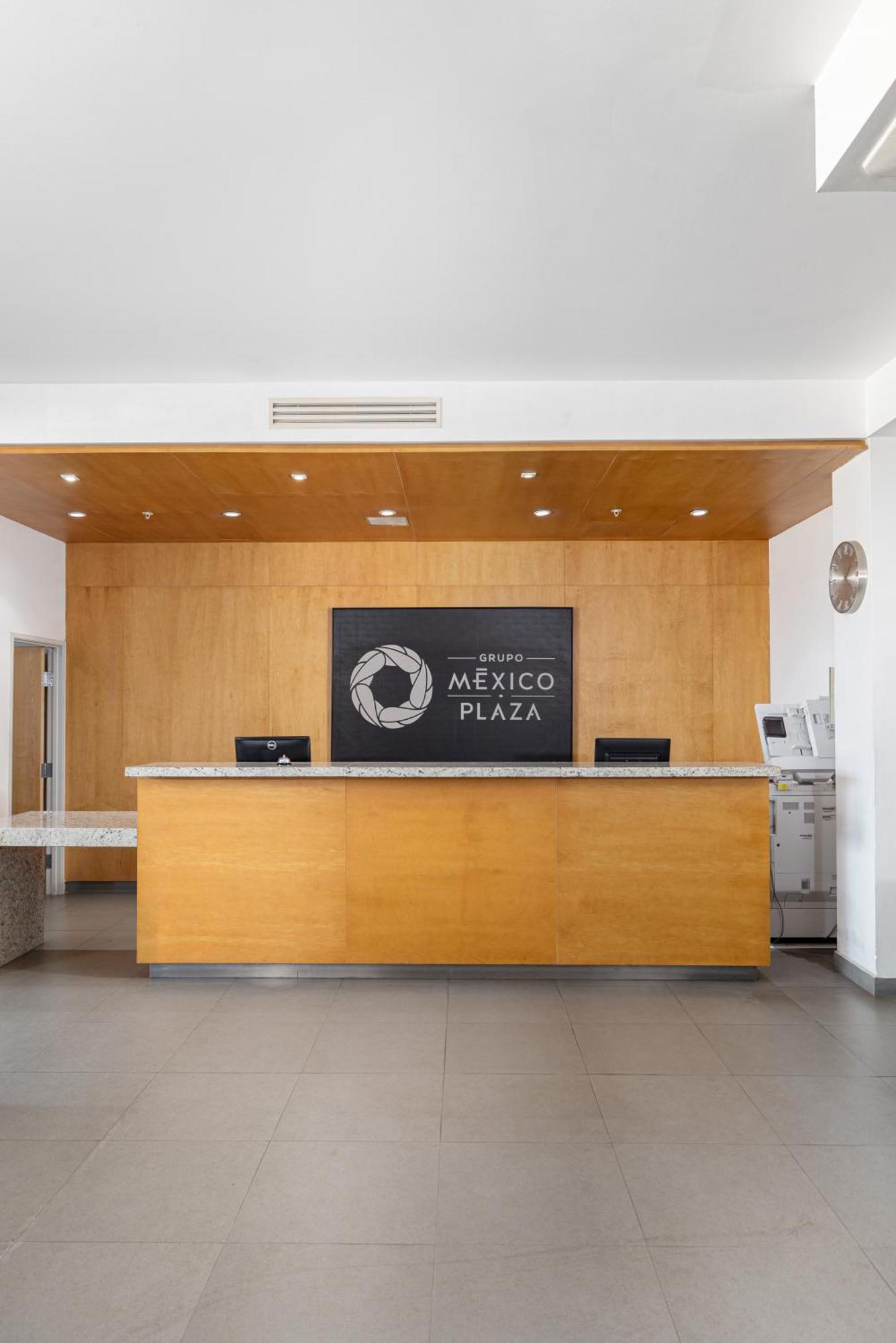 Hotel Mexico Plaza Silao Aeropuerto Екстериор снимка
