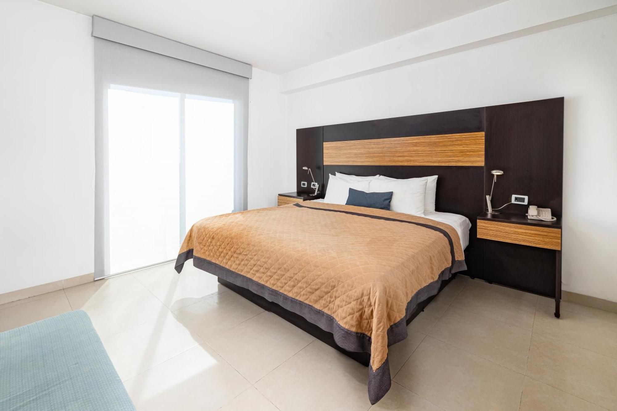 Hotel Mexico Plaza Silao Aeropuerto Екстериор снимка