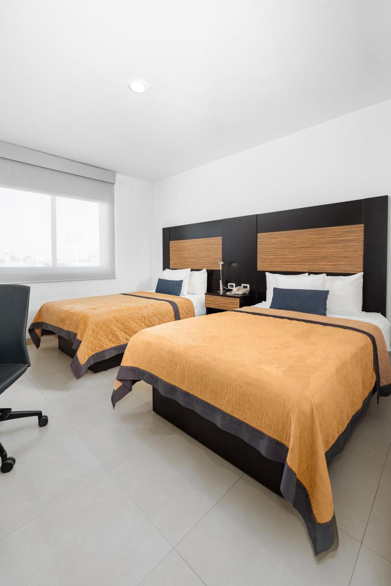 Hotel Mexico Plaza Silao Aeropuerto Екстериор снимка